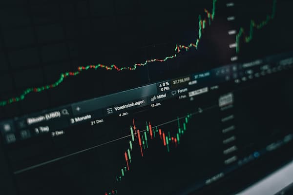 华源扩至近90人，分仓佣金激增影响金价？